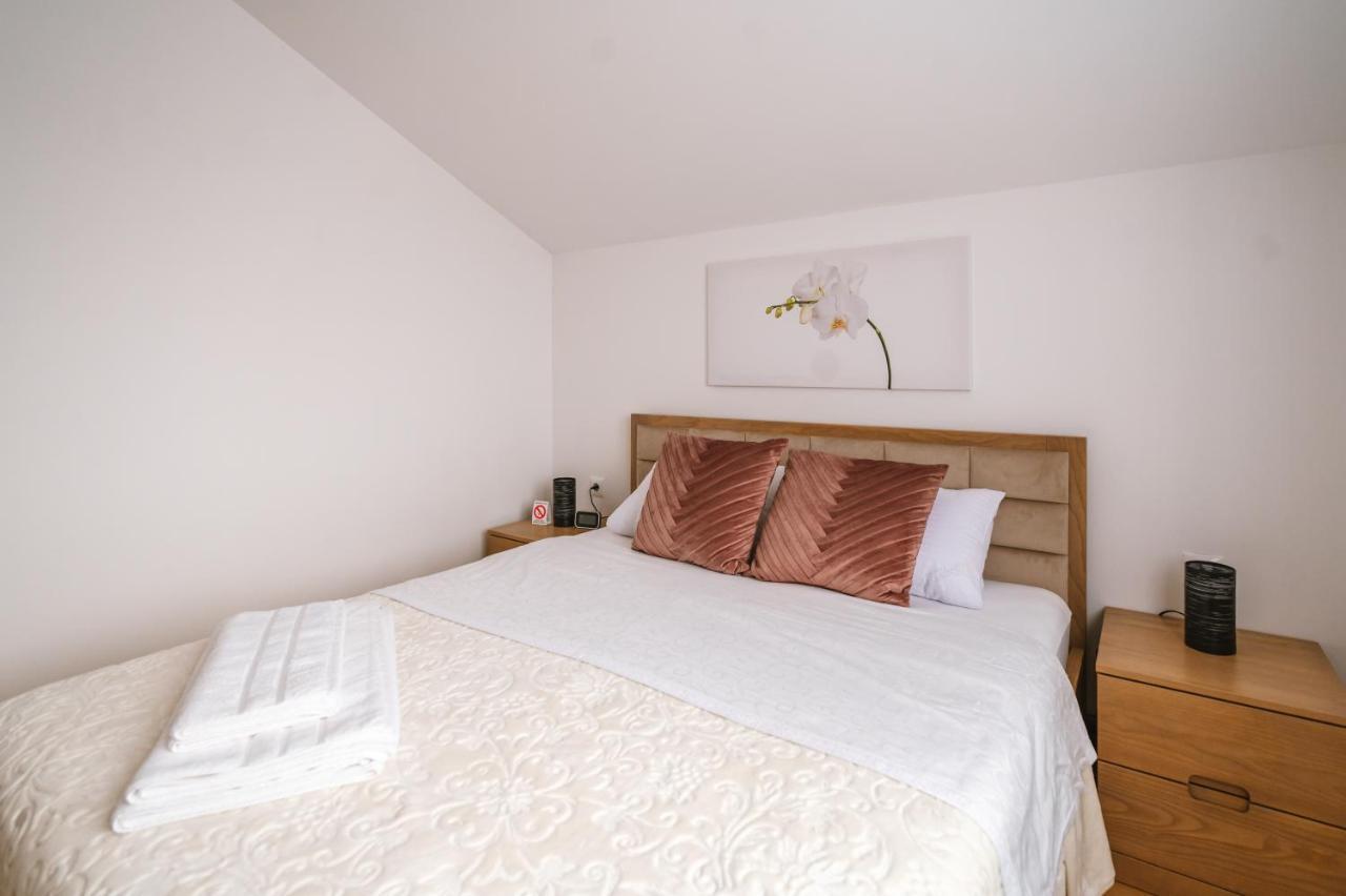 Mikonos Apartman Surčin Exteriér fotografie